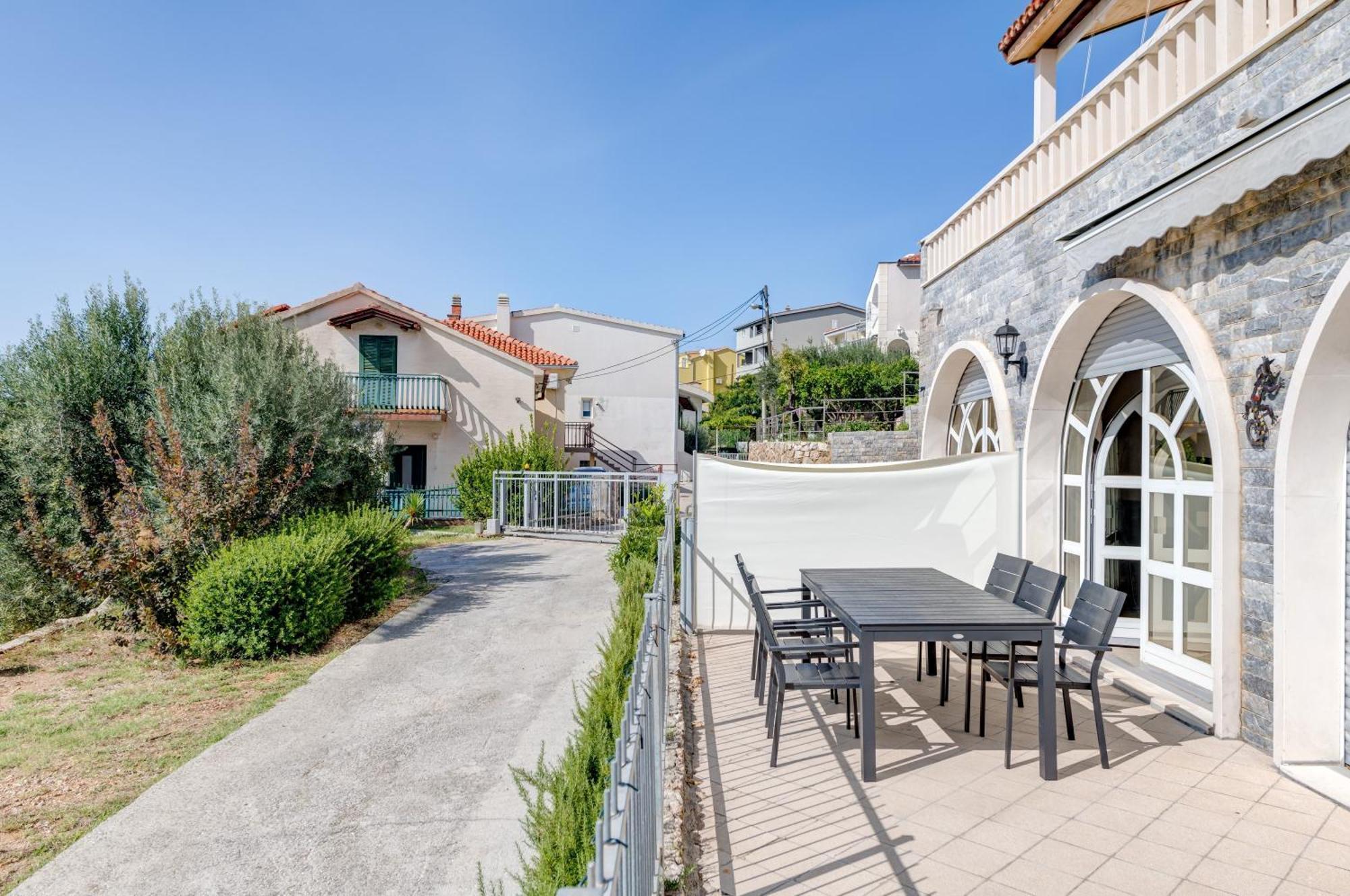 אומיס Apartments With Pool Vrdoljak חדר תמונה