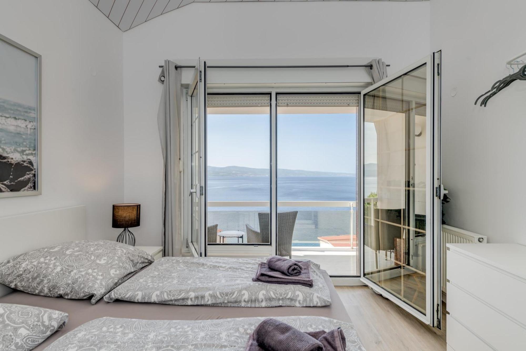 אומיס Apartments With Pool Vrdoljak חדר תמונה